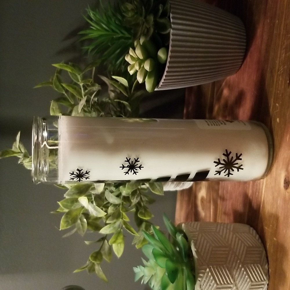Christmas Candle White and Black - Picture 2 of 5